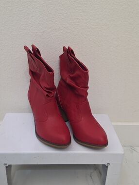 Charles Albert Red Slouchy Ankle Booties